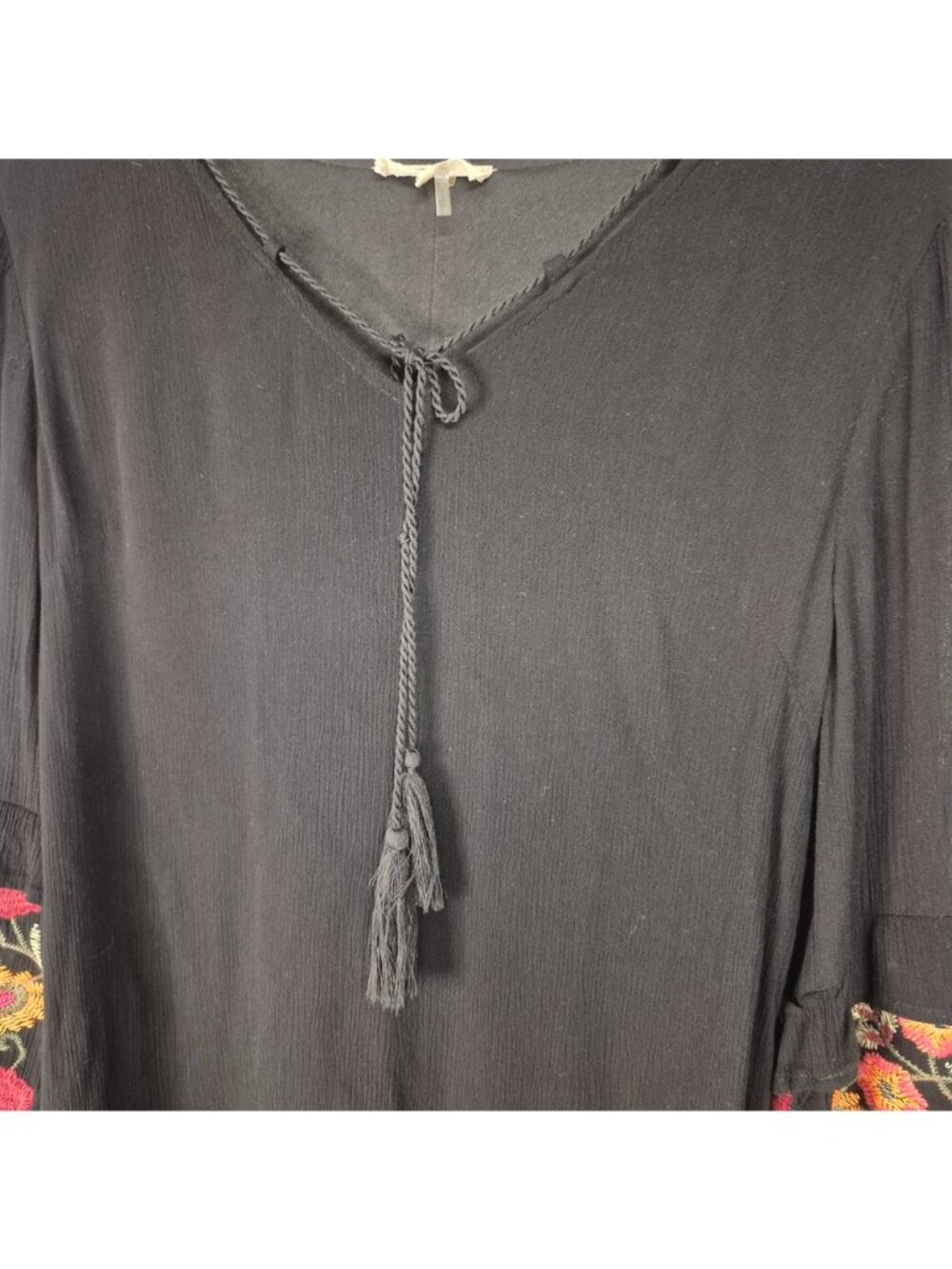Entro Women's Black Boho Dress With Embroidered Floral Sleeves - Picture 4 of 8